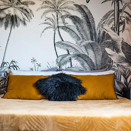 Del Cavalier Couette-café 4*